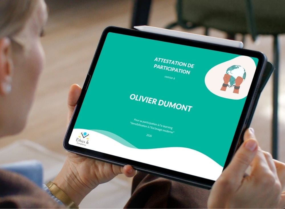 Attestation de participation à un module e-learning de sensibilisation à l’esclavage moderne affichée sur une tablette